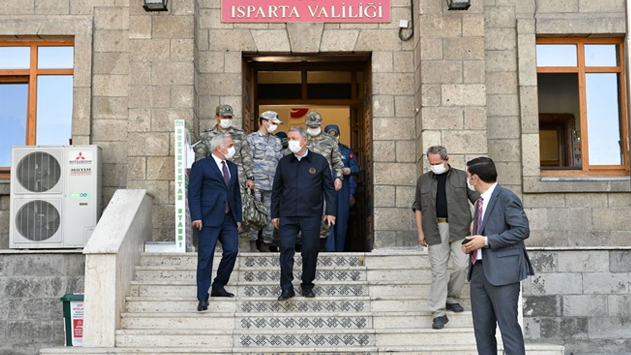 Milli Savunma Bakanı Hulusi Akar Isparta Valiliği’ni Ziyaret Etti