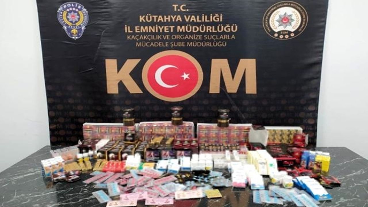 Kütahya'da bin 65 adet kaçak cinsel içerikli ürün ele geçirildi