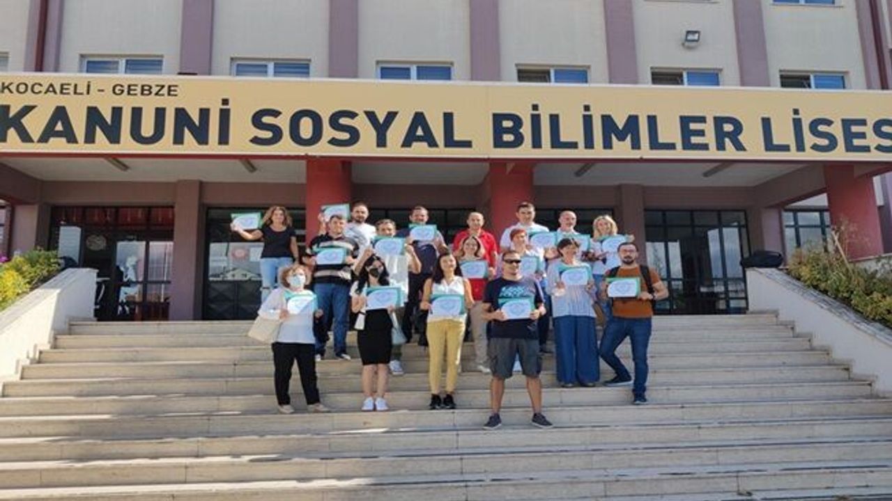 Kocaeli Gebze Kanuni Sosyal Bilimler Lisesi boş durmuyor!