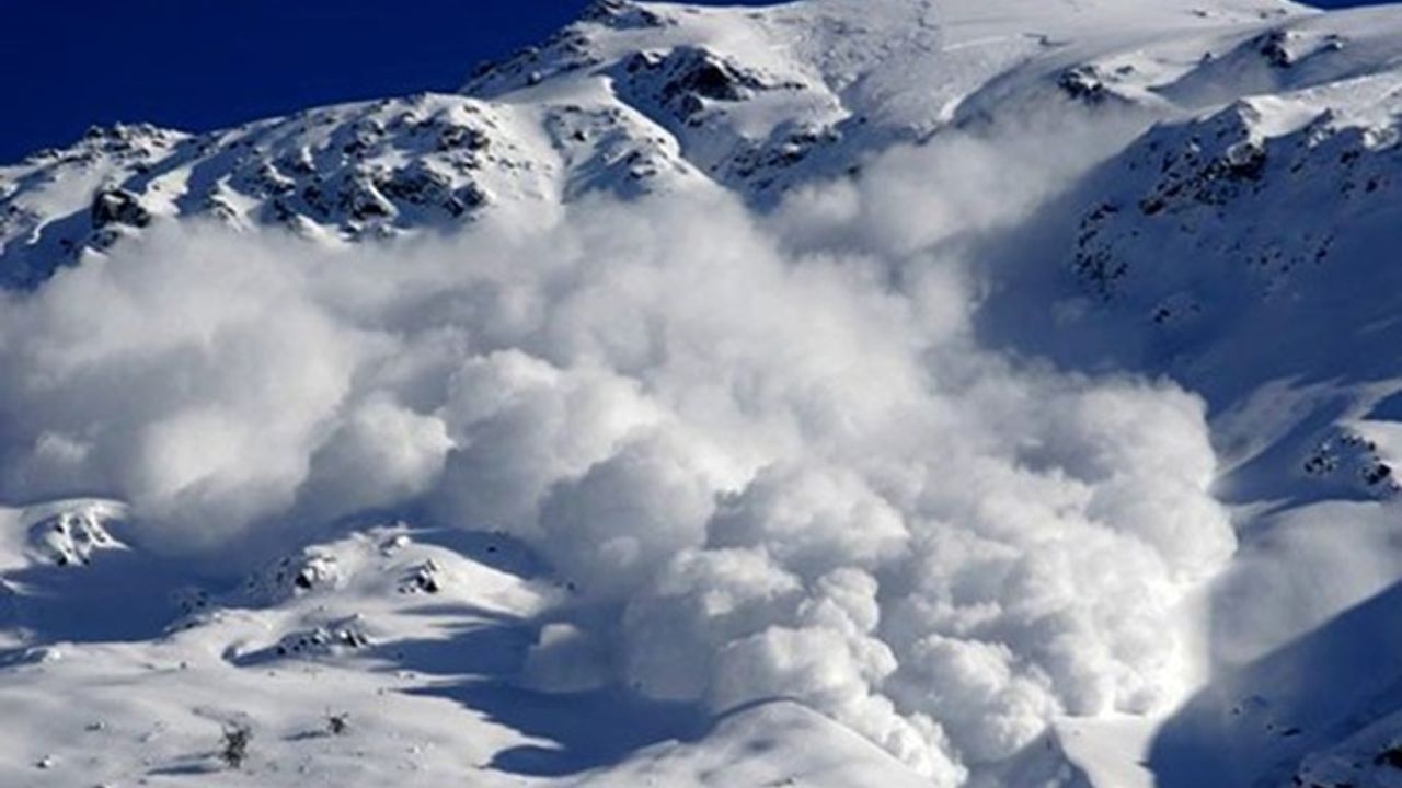 Erzurum'da çığ felaketi; 2 kişi çığ altında kaldı!