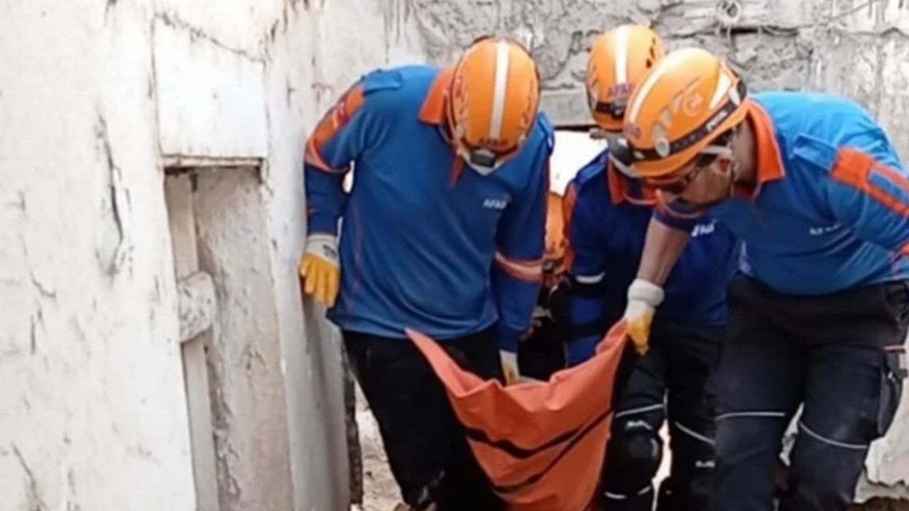 82 yaşındaki vatandaşın üstüne metruk bina çöktü