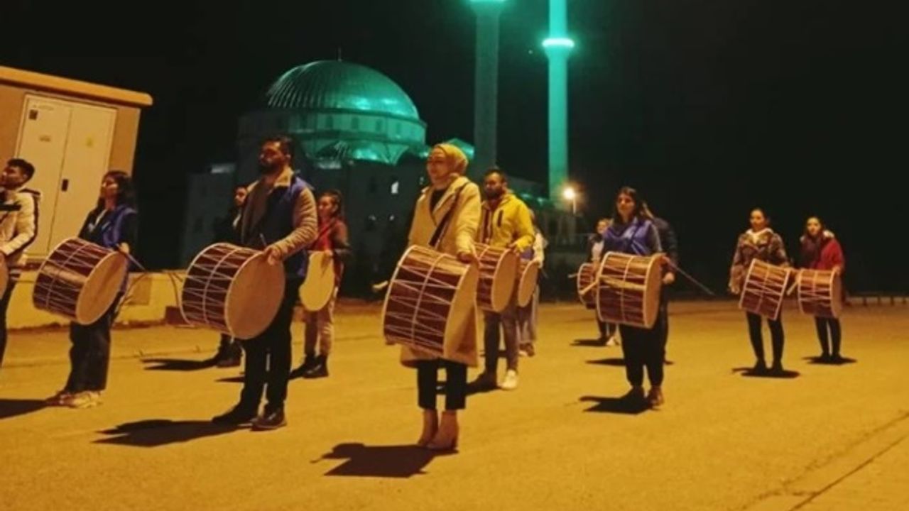 Niğde'de 10 bin öğrenciye sahur eğlencesi