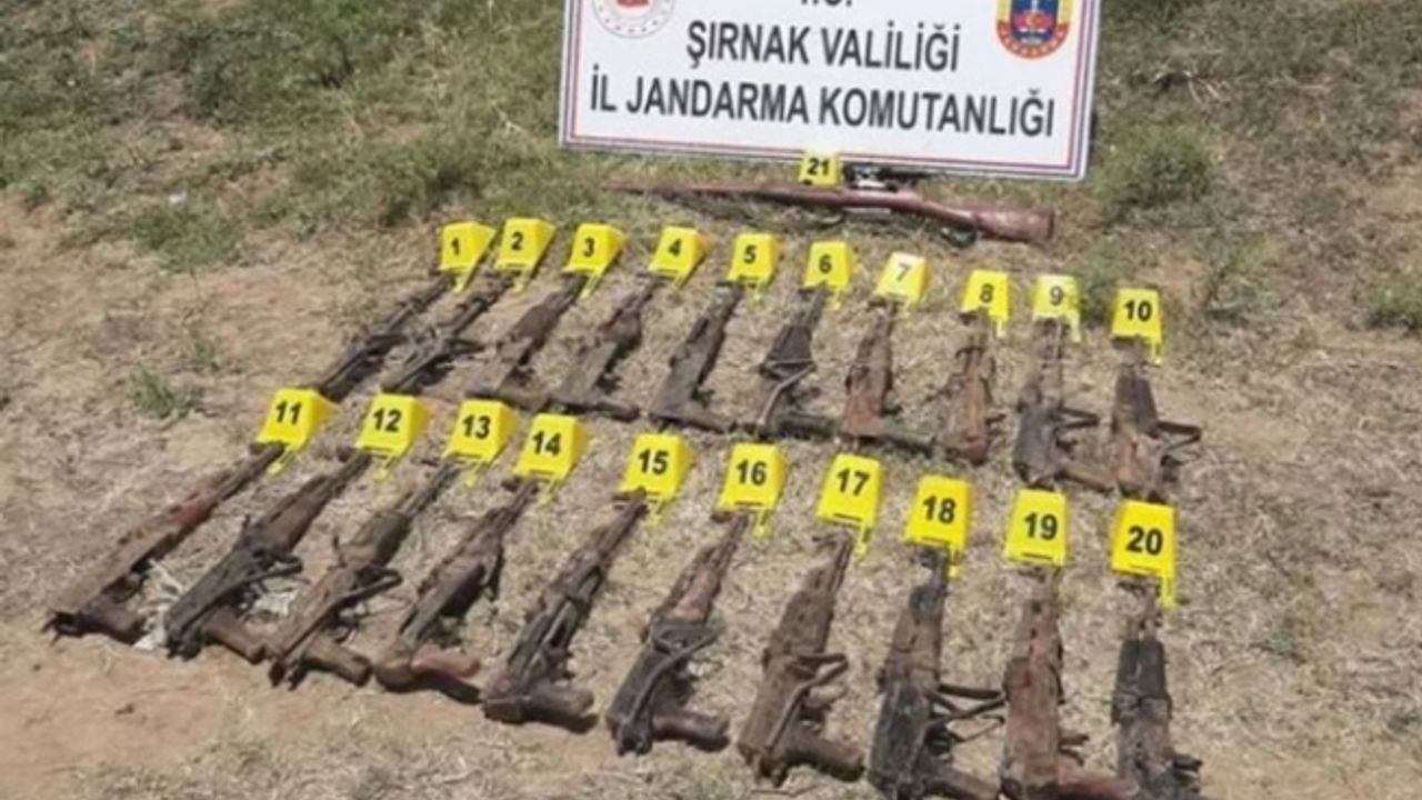 Şırnak'ta toprağa gömülü tüfekler bulundu