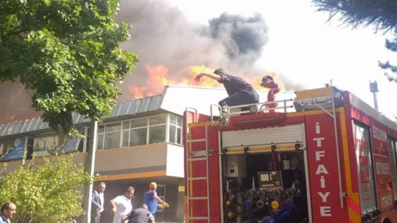 Erzurum'da üniversite yerleşkesindeki yangın kontrol altında