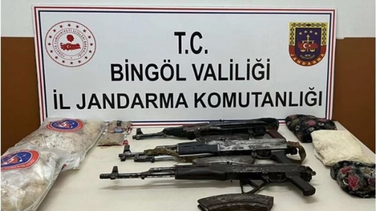 Bingöl'de kalaşnikof ve patlayıcı madde ele geçirildi