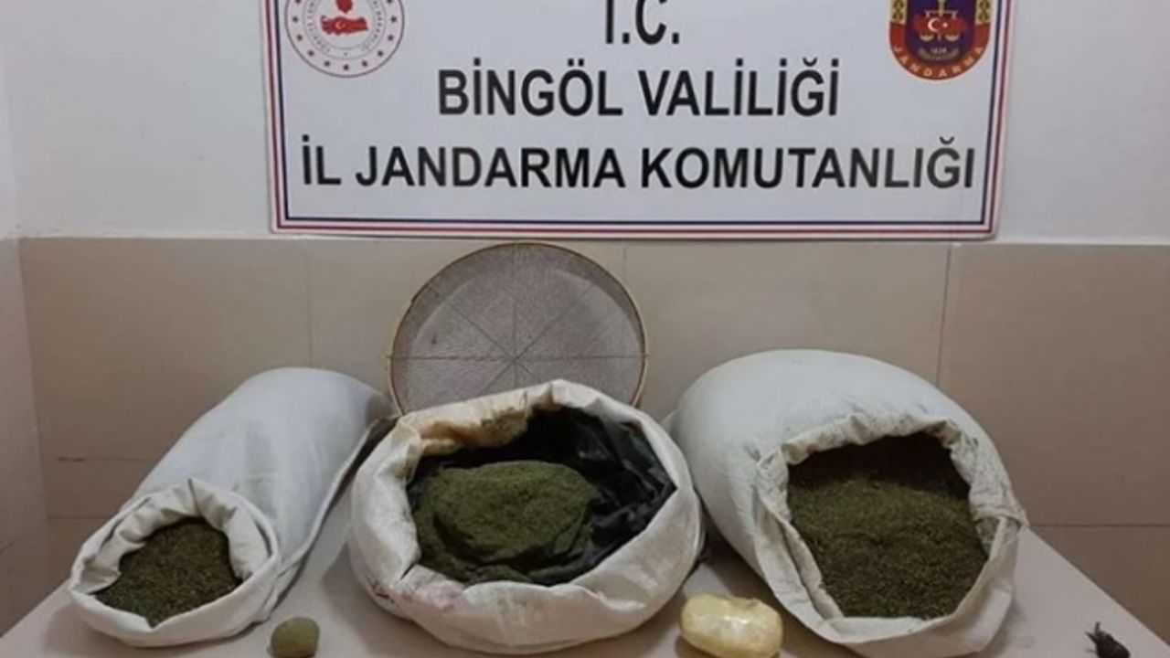 Bingöl’de 24 kilogram toz esrar ele geçirildi