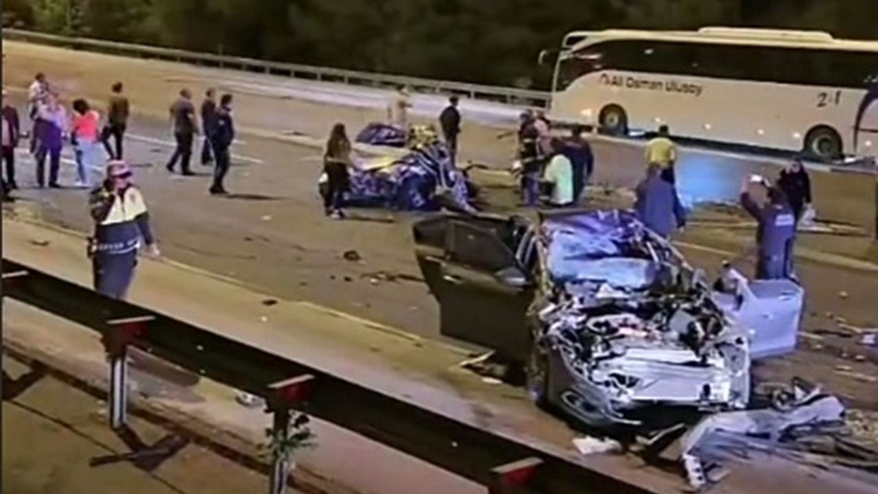 Adana'da feci kaza! 12 araç birbirine girdi: 7 ölü, 7 yaralı