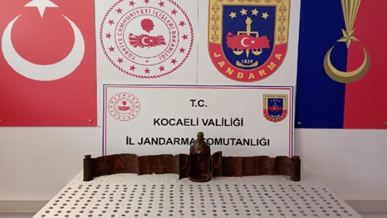 Kocaeli'de durdurulan araçta yüzlerce sikke ele geçirildi