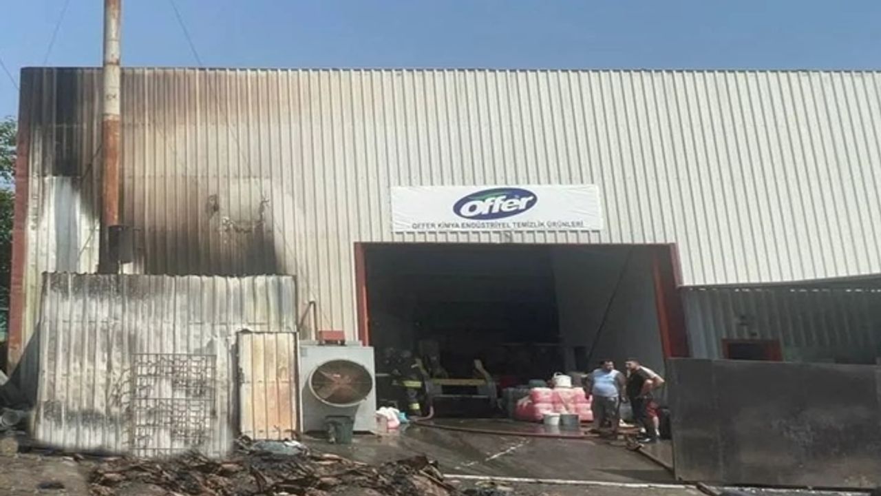 Kocaeli'de bir fabrikada  yağ kazanı patladı! 2 işçi yaralandı