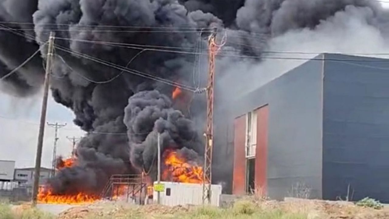 Tekirdağ'da kimya fabrikası yanıyor!