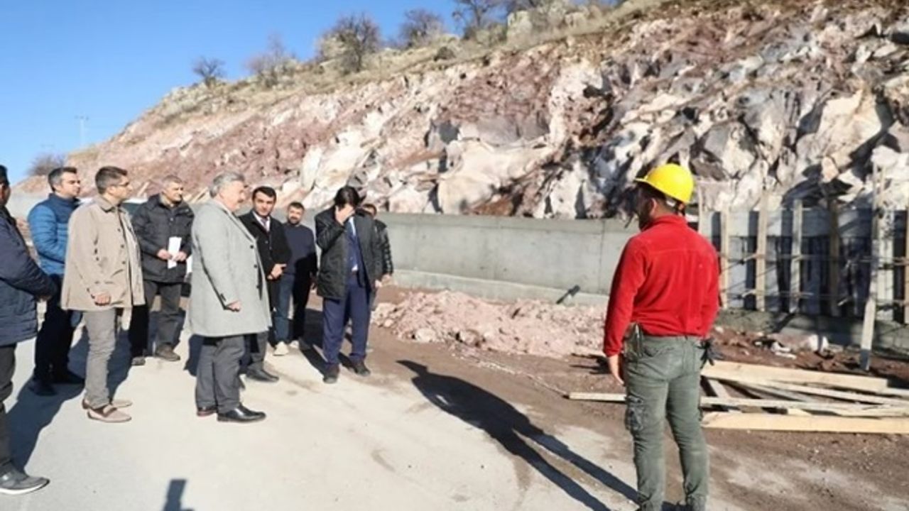 Kayseri Melikgazi'de yeni yol mesaisi