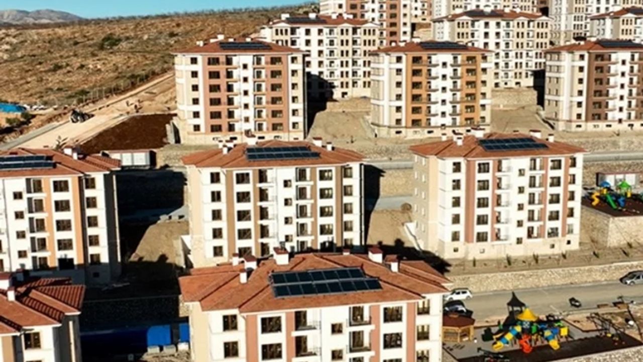 Kahramanmaraş'ta TOKİ konutlarına 'sur' benzetmesi!