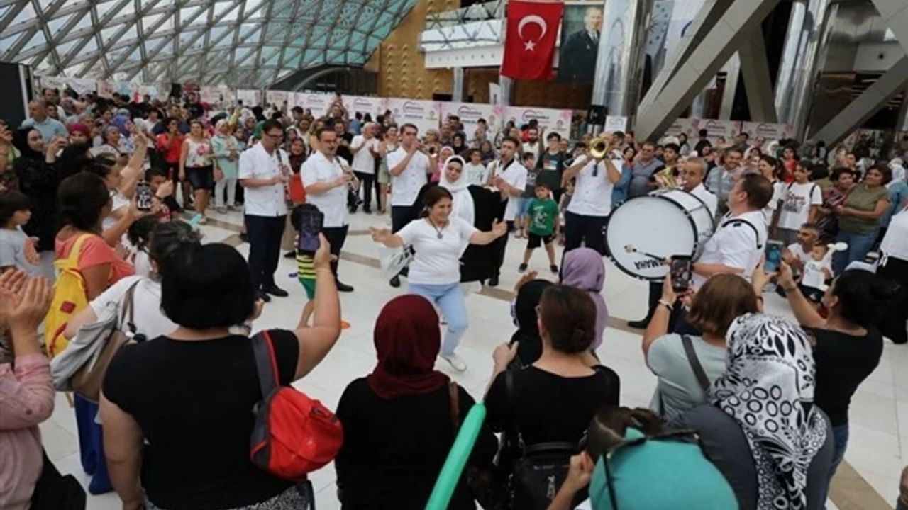 Ünlüler bu festivale akın ediyor