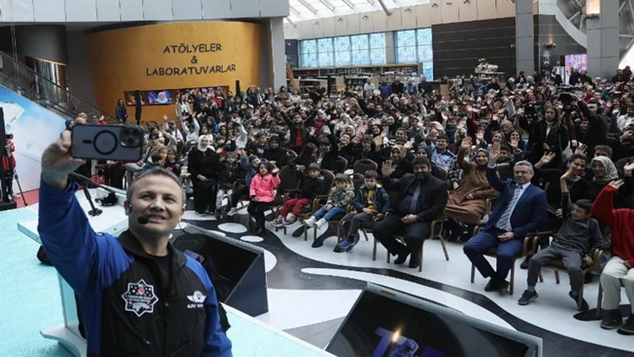 Alper Gezeravcı ilk gençlik buluşmasını Konya'da yaptı