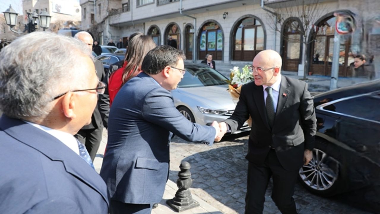 Hazine ve Maliye Bakanı Mehmet Şimşek, Kayseri'de ziyaretlerde bulundu