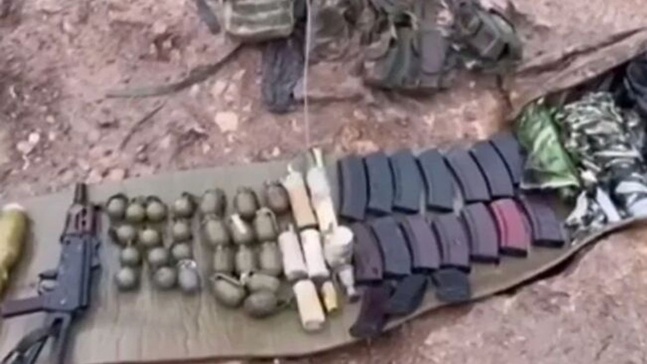 Pençe Kilit'te çok sayıda silah ve mühimmata el konuldu