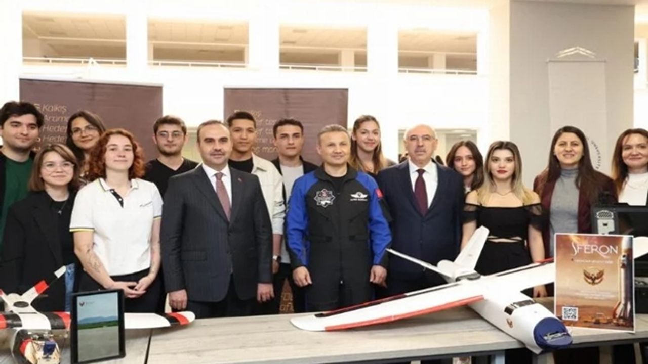 Bakan Kacır ve ilk Türk astronot Gezeravcı Dokuz Eylül'de