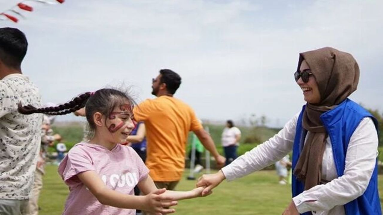 Bakan Bak 'Çok eğlenecek, çok öğreneceksiniz' diye müjdeledi