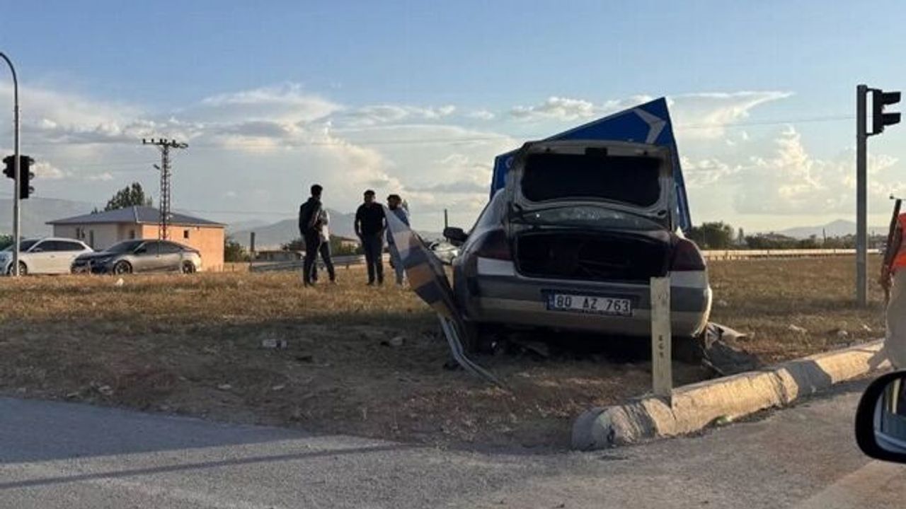 Afşin'de trafik kazası: 3 yaralı