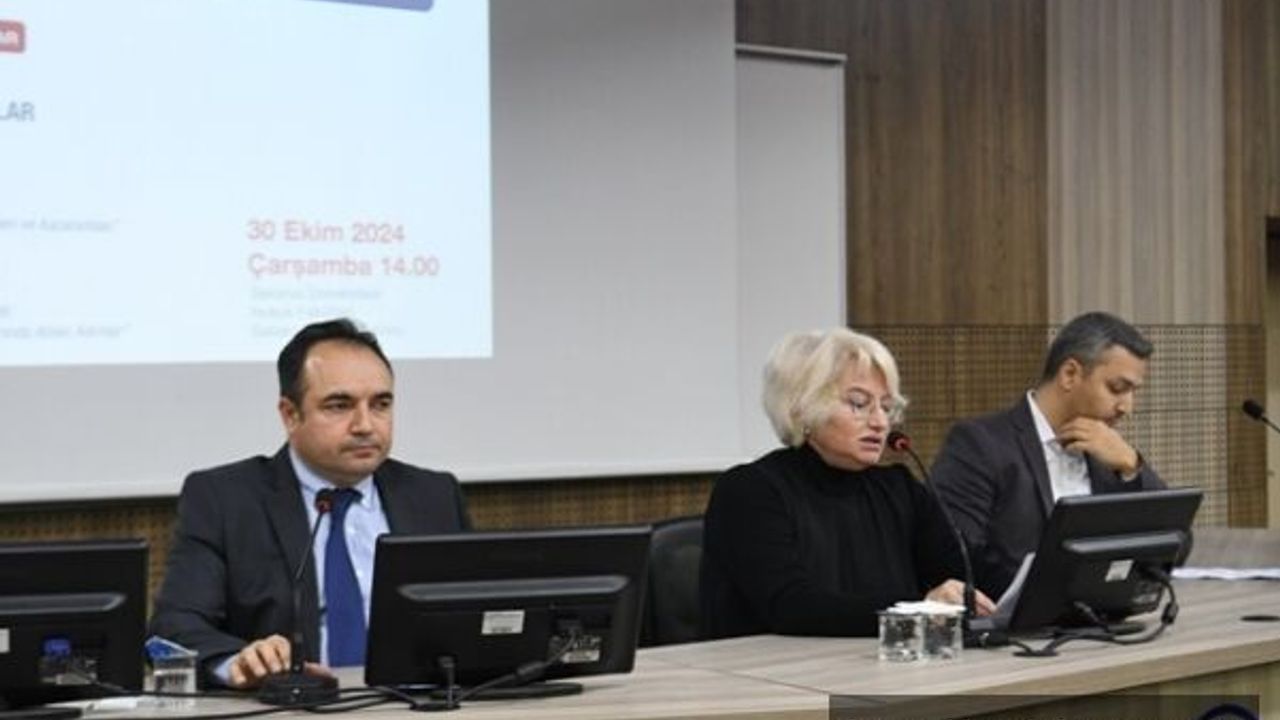 Sakarya Üniversitesinde Cumhuriyet Değerleri ve Ekonomi Politikaları Konuşuldu