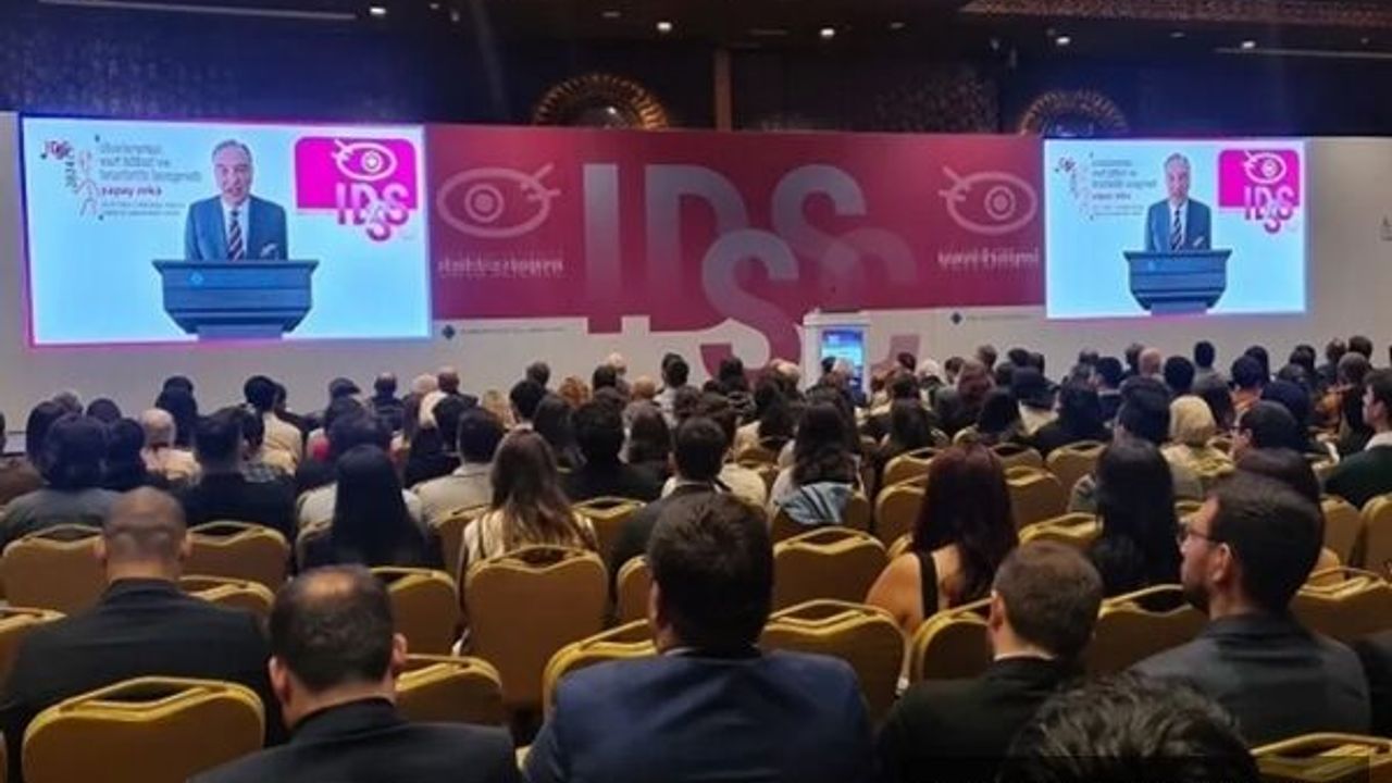 Yapay zeka kongresine 'dijital ikiz' şovu