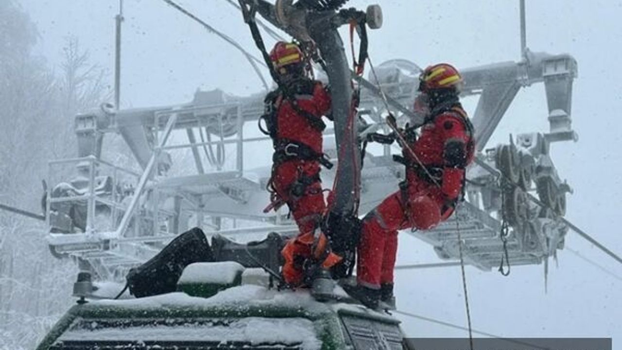 Kocaeli İtfaiyesi’nden nefes kesen eğitim tatbikatı
