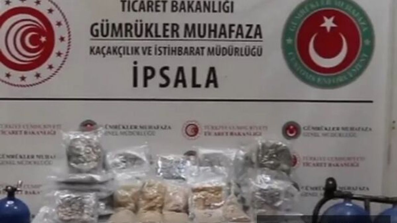 Gümrük ekipleri zehir tacirlerine geçit vermedi