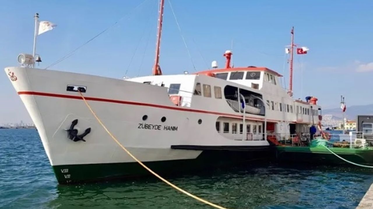 İzmir limanında 'Zübeyde Hanım' ziyarete açıldı