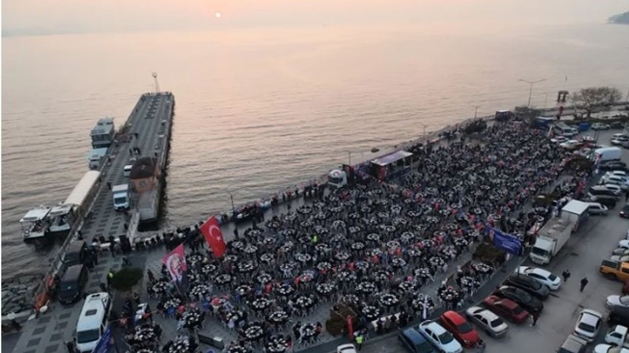 Bursa Büyükşehir’den Gemlik’te 3000 kişilik iftar sofrası