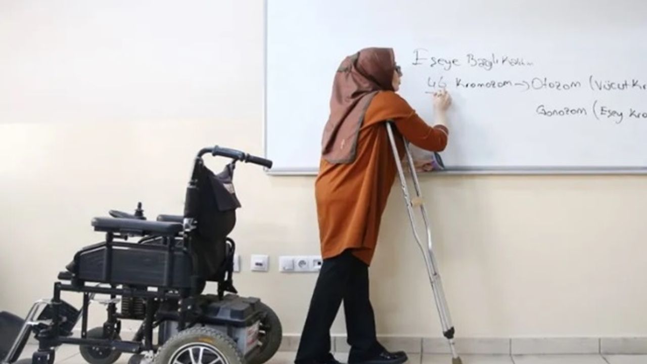 1381 engelli öğretmenin ataması yapıldı