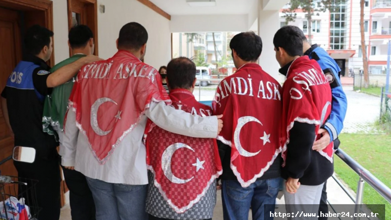 Amasya'da temsili askerlik öncesi engelli gençlere kına yakıldı