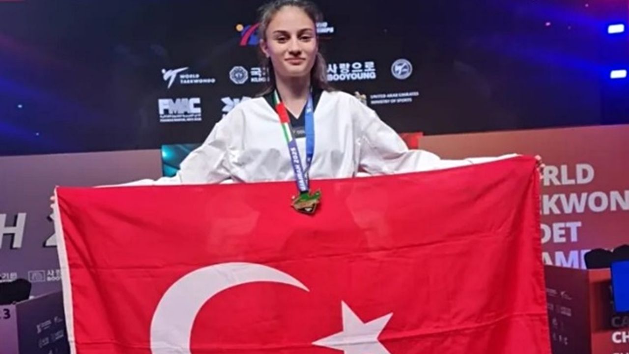 Bursalı öğrenci Sena Yılmaz Dünya Şampiyonu oldu