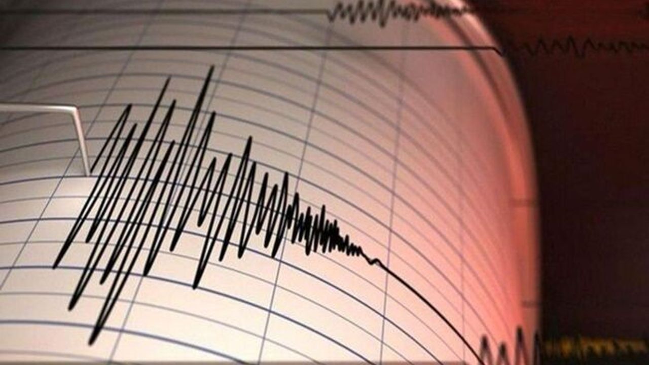 Ege'de 6 büyüklüğünde korkutan deprem