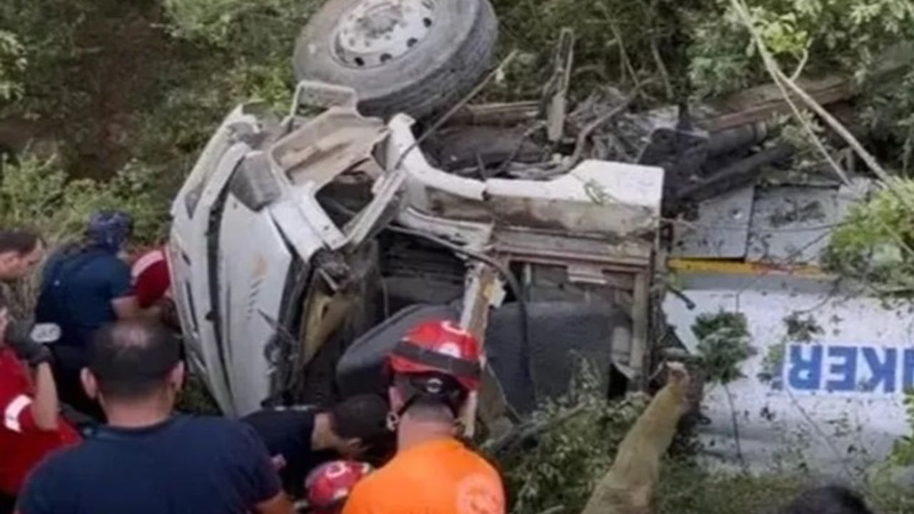 Bursa Kestel'de yangına su taşıyan tanker devrildi: 3 ölü