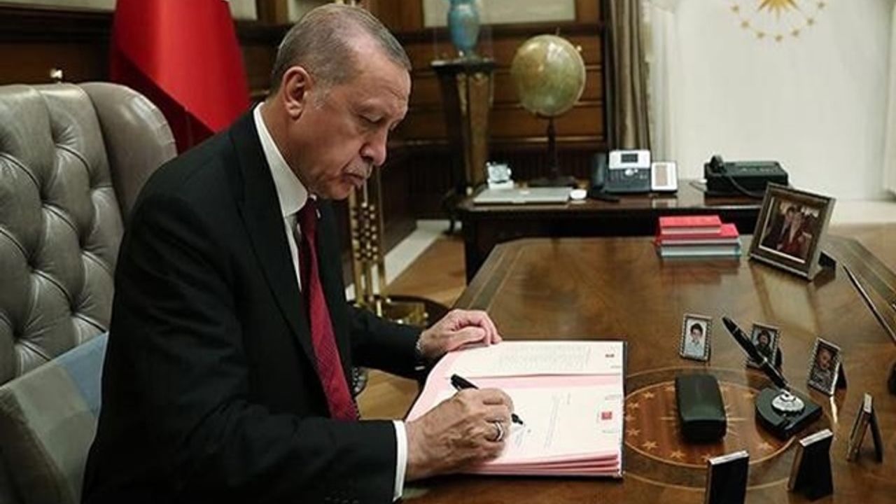 Cumhurbaşkanı Erdoğan imzaladı... 8 üniversitede 9 bölüm kapatıldı