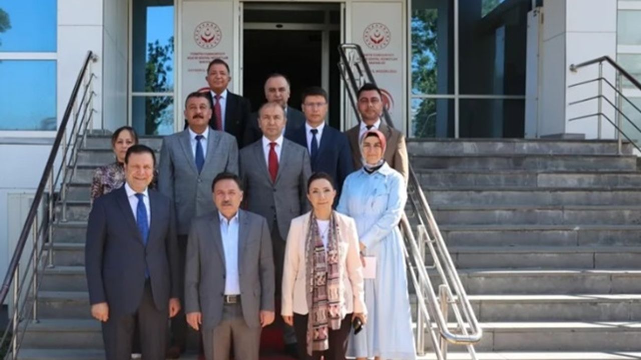 Kayseri Valisi Çiçek'ten Aile ve Sosyal Hizmetler'e ziyaret