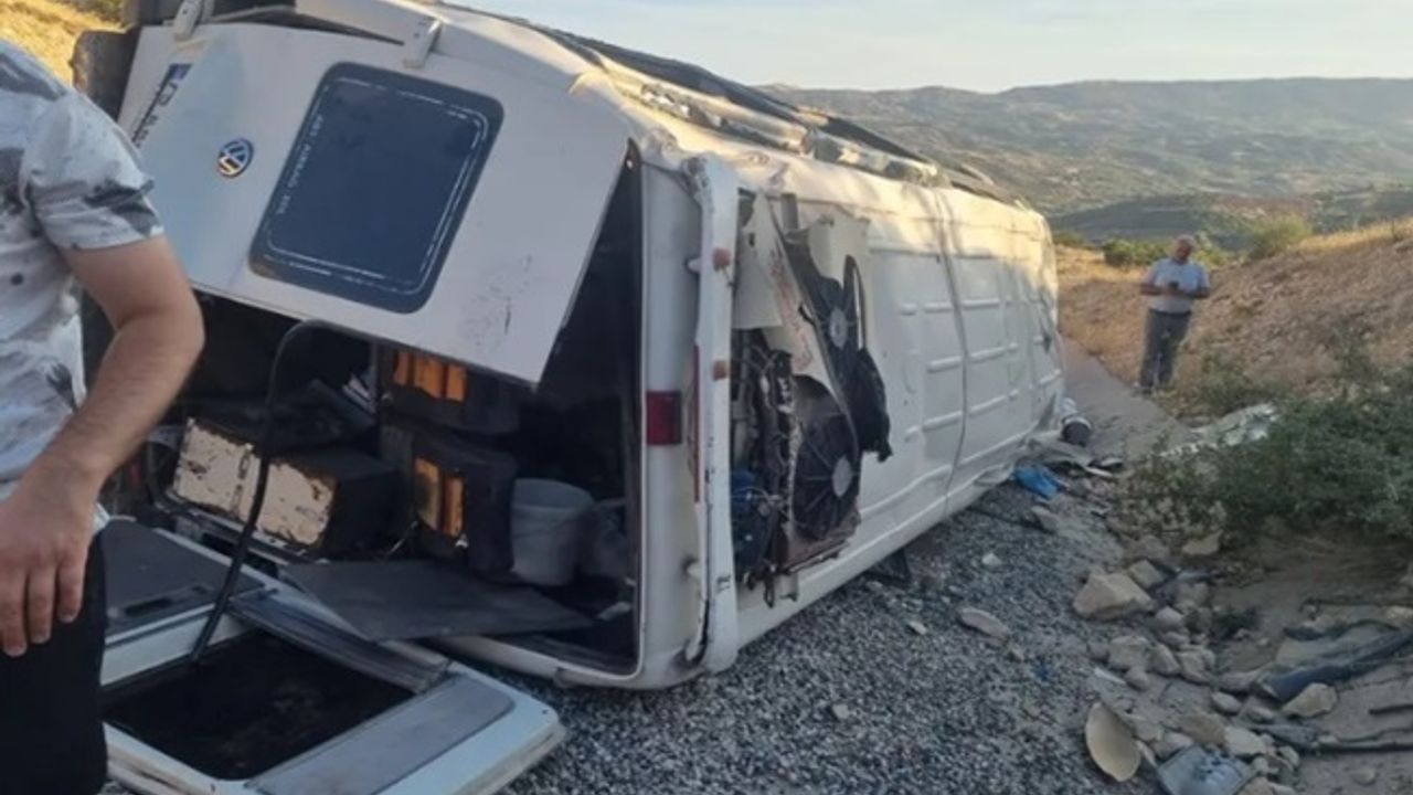 Fıstık işçilerini taşıyan minibüs kontrolden çıktı: 22 yaralı