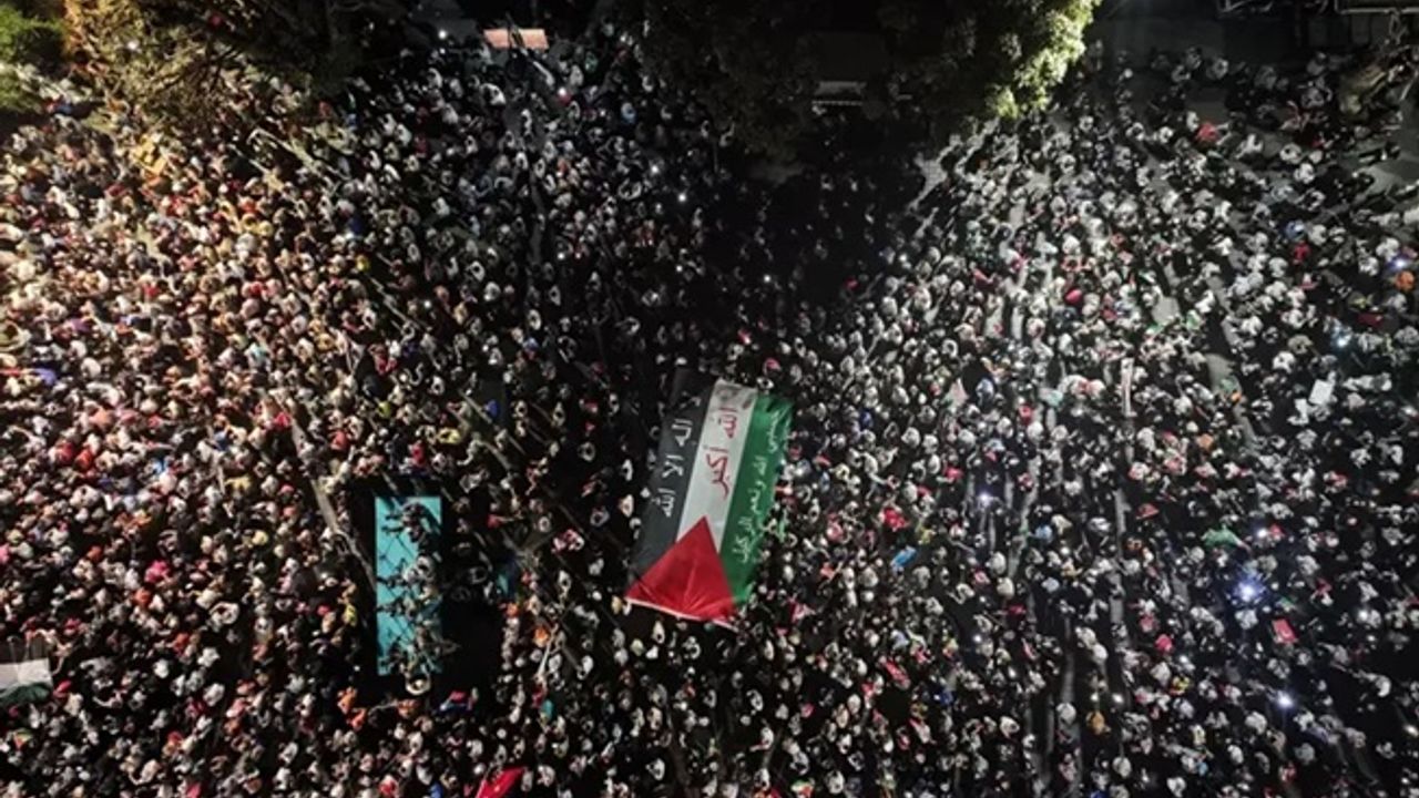 İstanbul’da “Gazze’ye Umut Işığı Ol” yürüyüşü