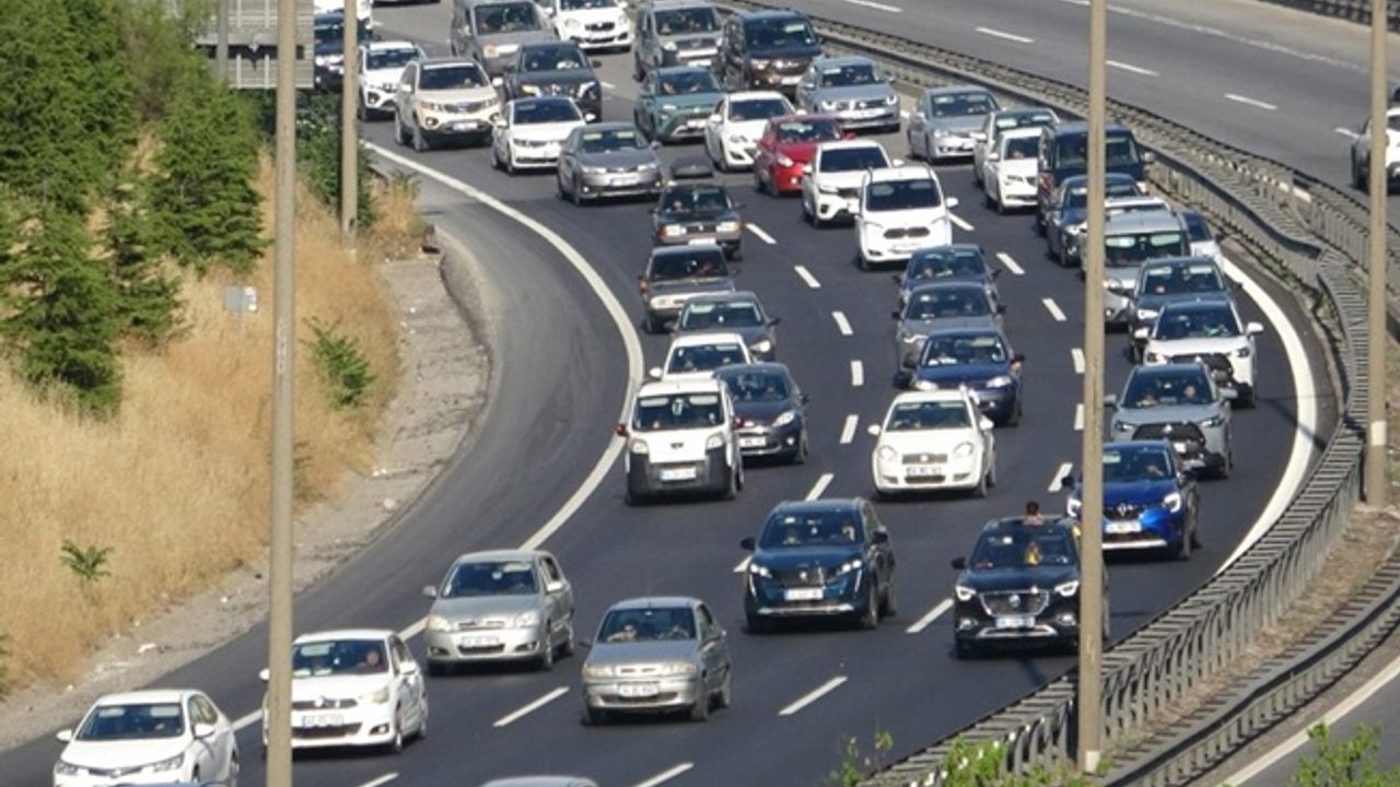 TEM Otoyolu İstanbul Yönünde Trafik Kısıtlaması Başlıyor