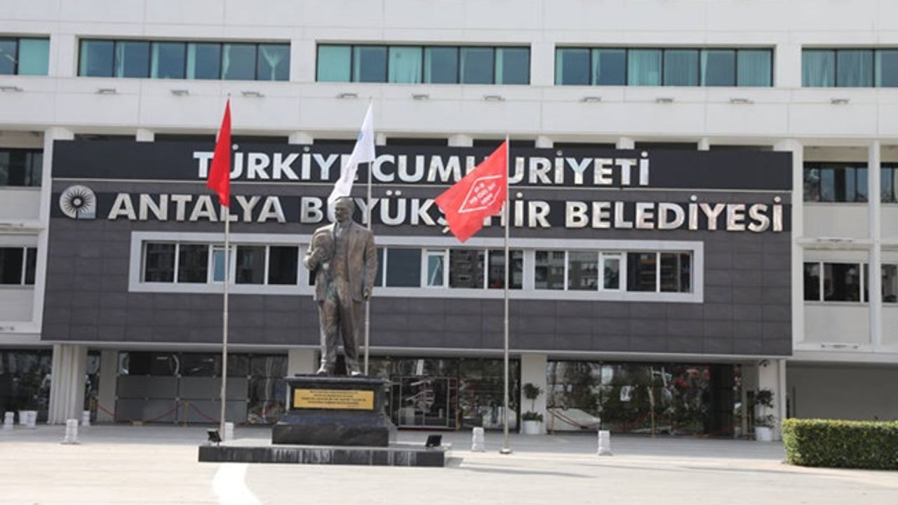 Antalya Büyükşehir Belediyesi'ne Rüşvet Soruşturmasında 20 Şüpheliye Gözaltı