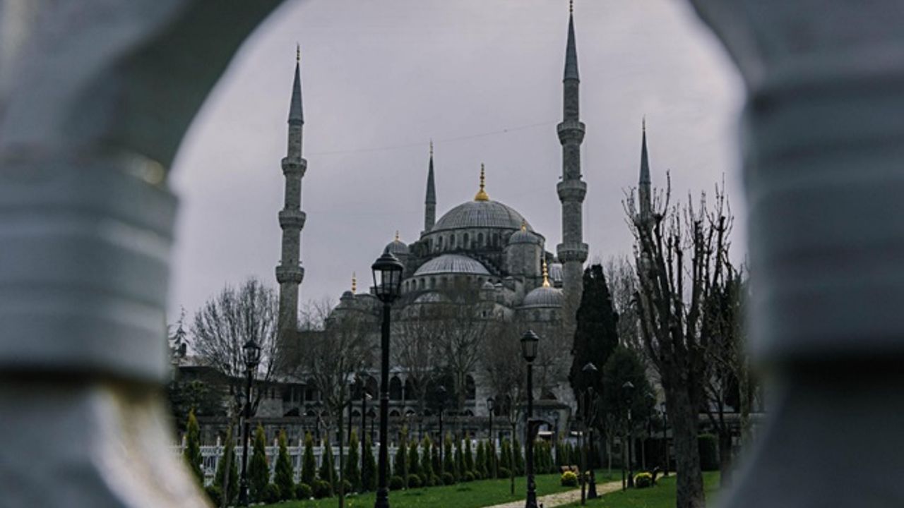 EL-KĀRİA SÛRESİ-KĀRİA SÛRESİ OKUNUŞU-El Karia suresinin Türkçe anlamı nedir?-Zenginlik için hangi süre okunur?