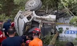 Bursa Kestel'de yangına su taşıyan tanker devrildi: 3 ölü