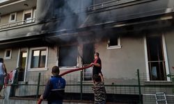 Yalova Çiftlikköy’de Gece Saatlerinde Yangın: Mahsur Kalanlar Kurtarıldı