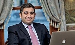 Sezgin Baran Korkmaz Yaşlı ve ihtiyaç sahiplerine yardıma koştu