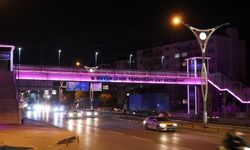 Meme Kanseri Farkındalığı İçin  Üstgeçitler Pembe Işıklarla Aydınlatıldı