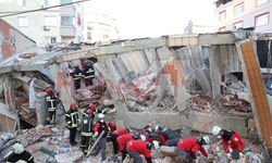 Gebze'de yıkılan binada 2 kişinin cansız bedenine ulaşıldı