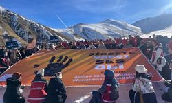 Palandöken’de 'Şiddete Karşı Tek Yürek'