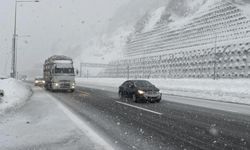 Bolu Dağı geçişinde kar etkili oluyor
