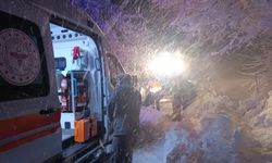 Karda mahsur kalanlar kurtarıldı
