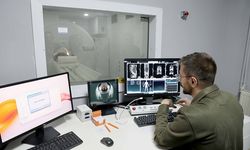 Akyazı Devlet Hastanesi’nde yapay zekâ destekli MR dönemi başladı